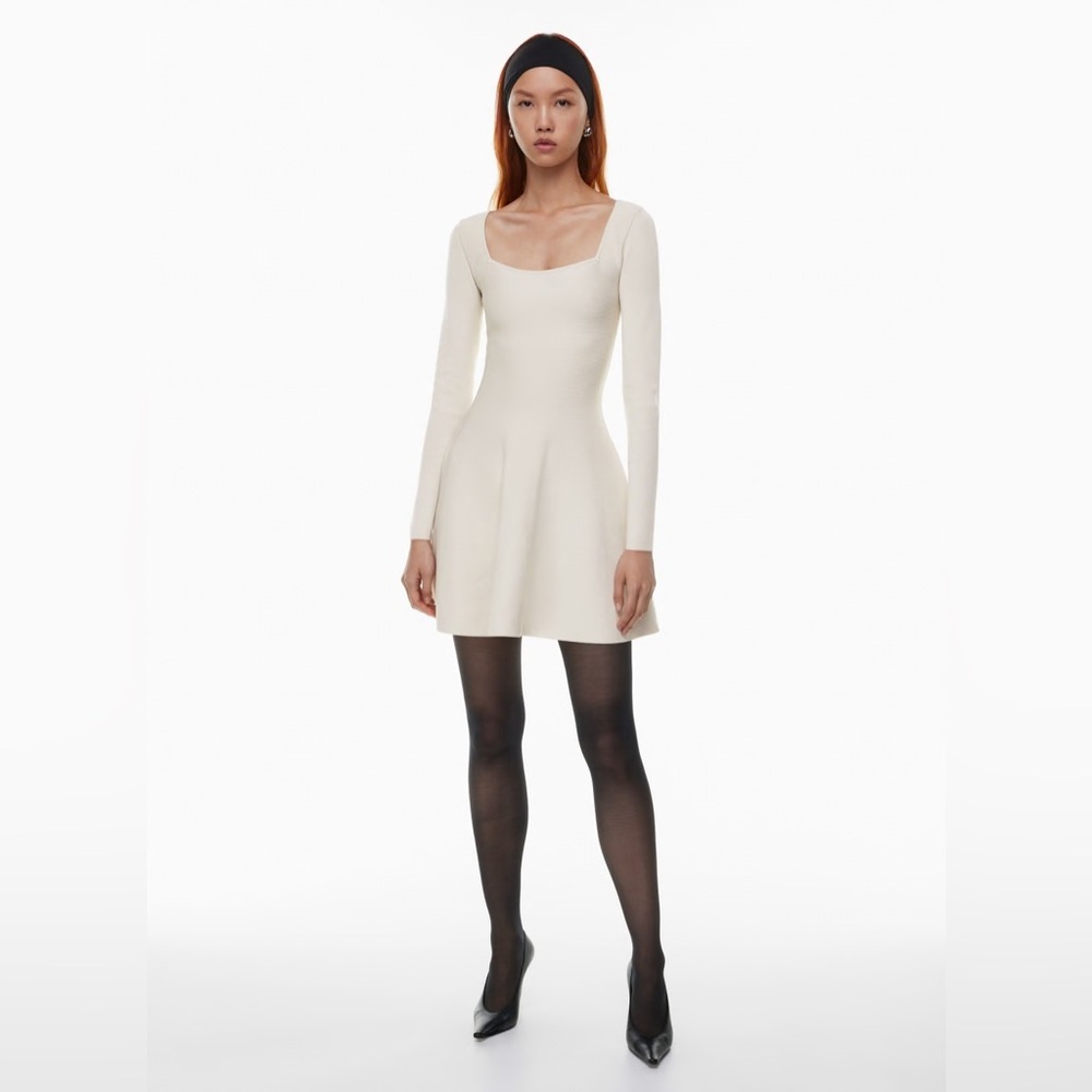 New with tag Aritzia Babaton Sculpt Knit Applause Dress